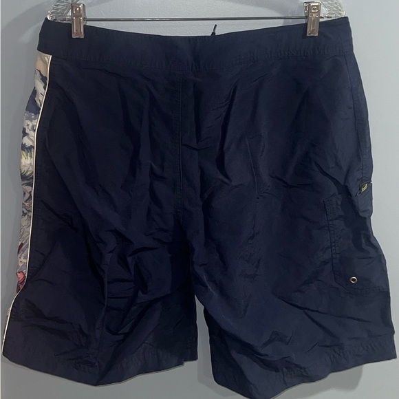 Old navy- Nay swim trunks - Picture 3 of 5